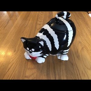 Burton + BURTON  “Chester the Cat” cookie jar